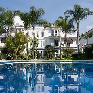  Apartamento Y Casas Serinamar- Banús,